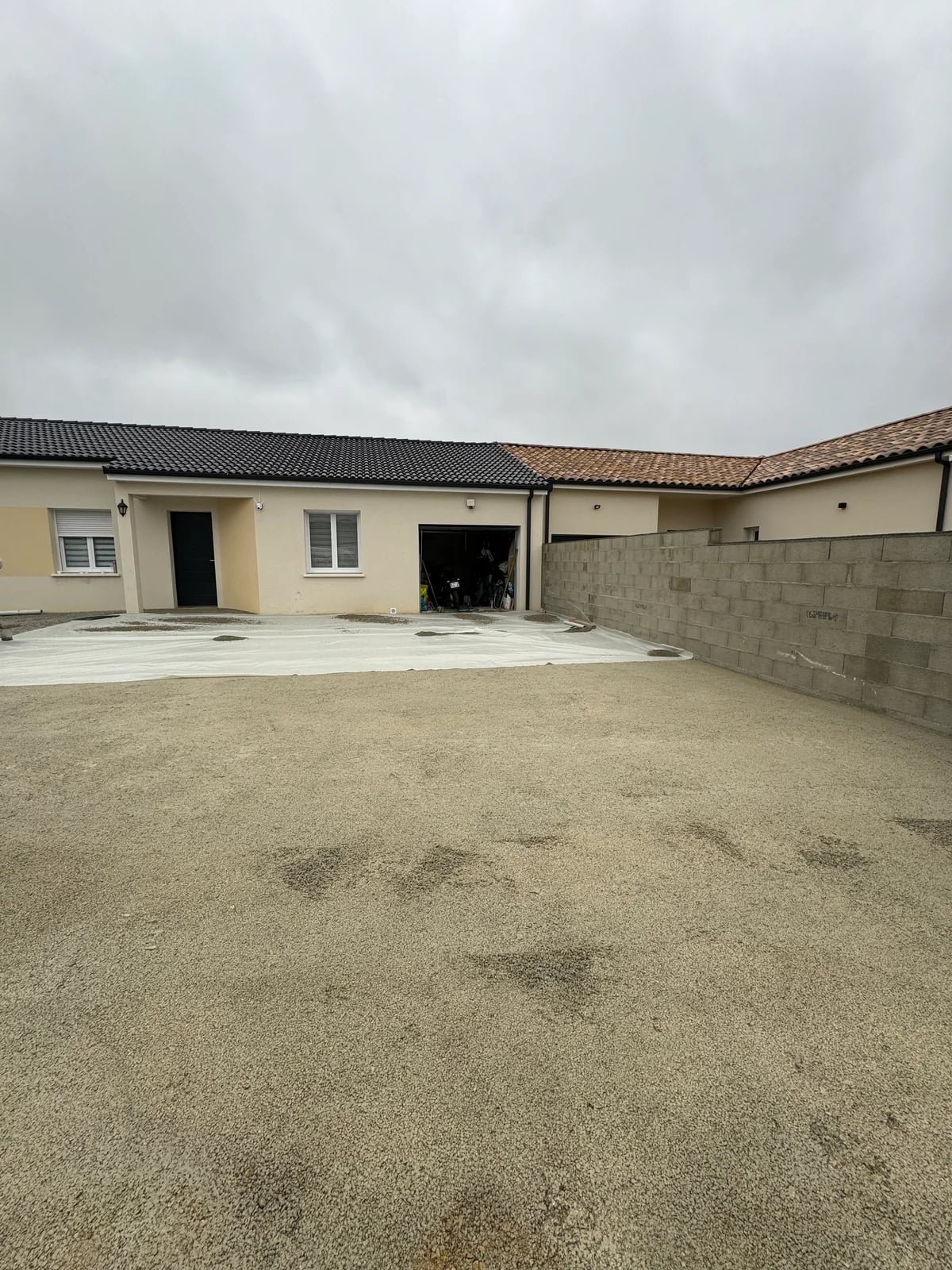 Cour en cours d’aménagement